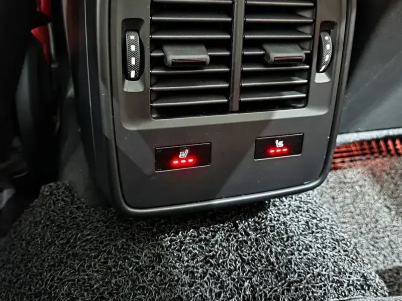2021 Porsche Taycan с пробегом 30 608 км