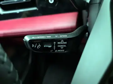 2021 Porsche Taycan с пробегом 30 608 км