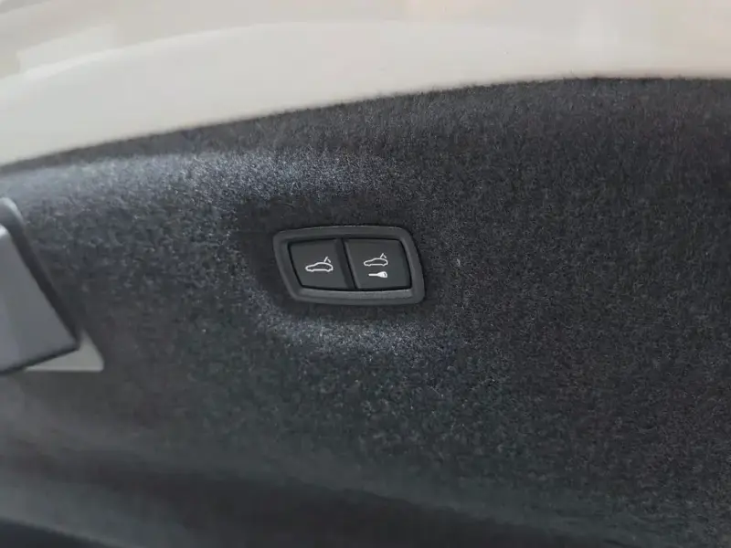 2021 Porsche Taycan с пробегом 30 608 км