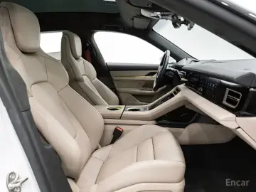 2023 Porsche Taycan с пробегом 31 820 км