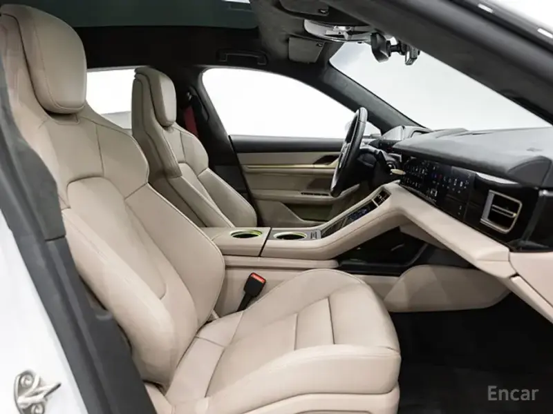 2023 Porsche Taycan с пробегом 31 820 км