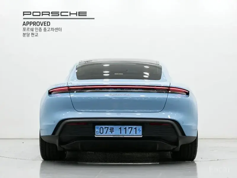 2022 Porsche Taycan с пробегом 19 780 км