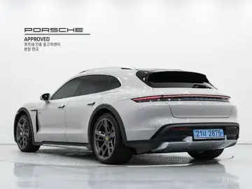 2023 Porsche Taycan с пробегом 21 090 км
