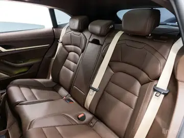 2023 Porsche Taycan с пробегом 21 090 км