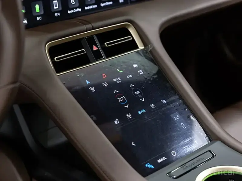 2023 Porsche Taycan с пробегом 21 090 км