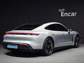 2025 Porsche Taycan с пробегом 16 605 км