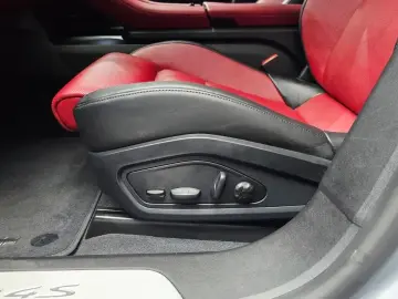 2025 Porsche Taycan с пробегом 16 605 км