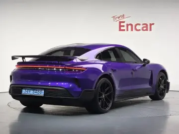 2025 Porsche Taycan с пробегом 9 546 км