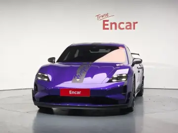 2025 Porsche Taycan с пробегом 9 546 км