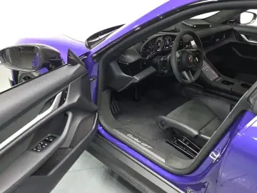 2025 Porsche Taycan с пробегом 9 546 км