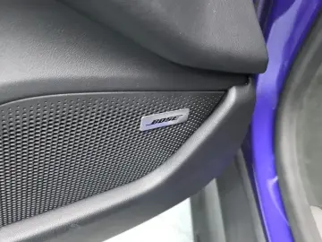 2025 Porsche Taycan с пробегом 9 546 км