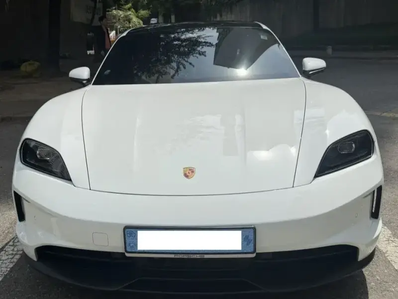2025 Porsche Taycan с пробегом 21 500 км