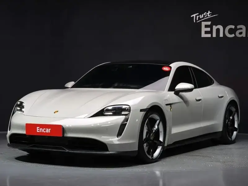 2024 Porsche Taycan с пробегом 32 198 км