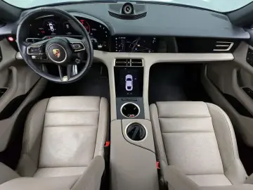 2024 Porsche Taycan с пробегом 32 198 км