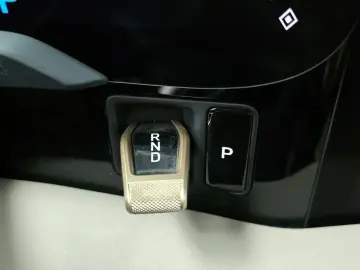2024 Porsche Taycan с пробегом 32 198 км