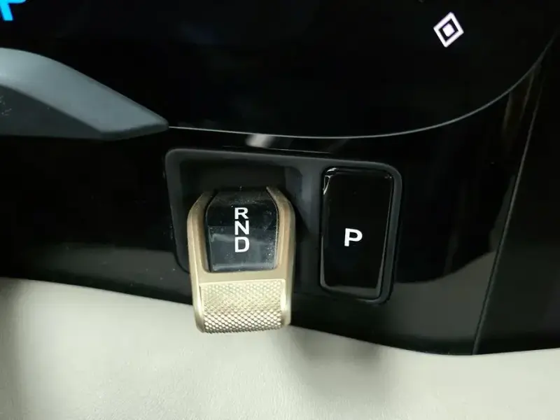 2024 Porsche Taycan с пробегом 32 198 км
