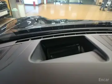 2025 Porsche Taycan с пробегом 950 км