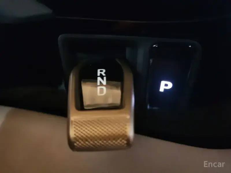 2025 Porsche Taycan с пробегом 950 км