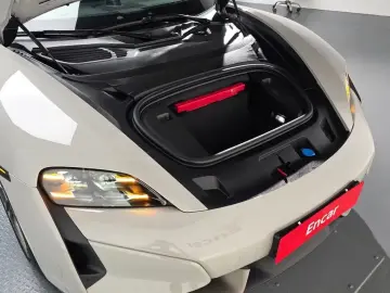 2024 Porsche Taycan с пробегом 5 226 км