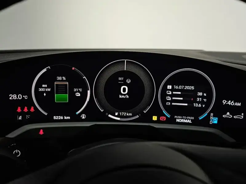 2024 Porsche Taycan с пробегом 5 226 км