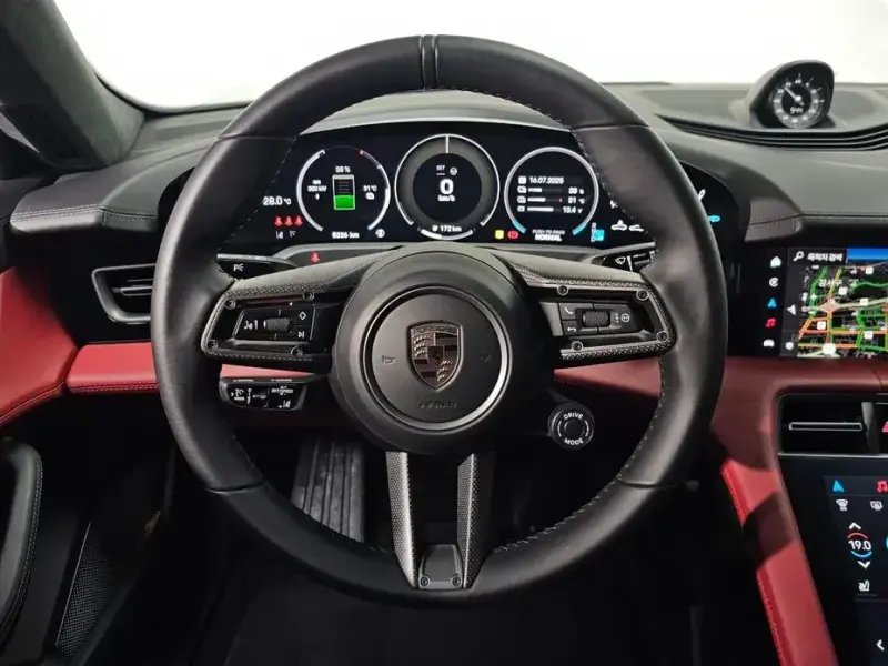 2024 Porsche Taycan с пробегом 5 226 км