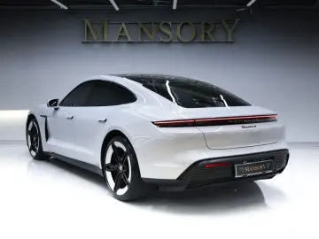 2025 Porsche Taycan с пробегом 10 850 км