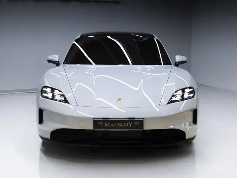 2025 Porsche Taycan с пробегом 10 850 км
