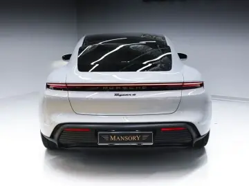 2025 Porsche Taycan с пробегом 10 850 км