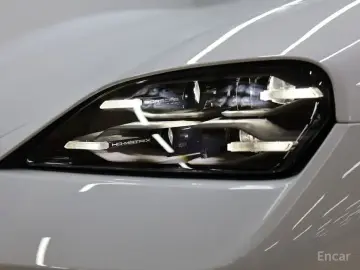 2025 Porsche Taycan с пробегом 10 850 км