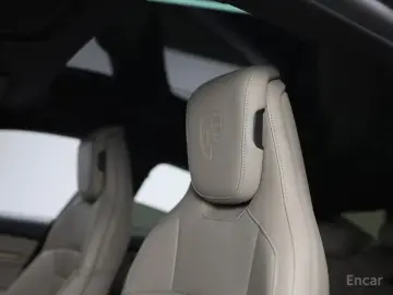 2025 Porsche Taycan с пробегом 10 850 км