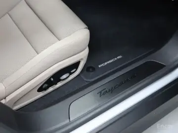 2025 Porsche Taycan с пробегом 10 850 км