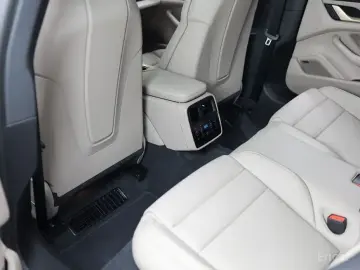 2025 Porsche Taycan с пробегом 10 850 км