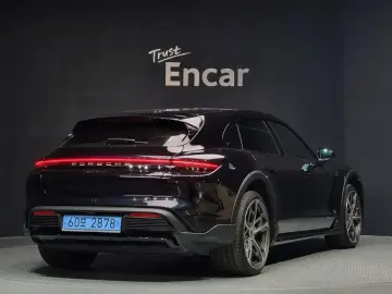 2024 Porsche Taycan с пробегом 34 545 км