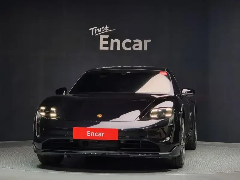 2024 Porsche Taycan с пробегом 34 545 км