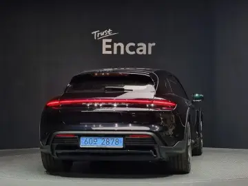 2024 Porsche Taycan с пробегом 34 545 км