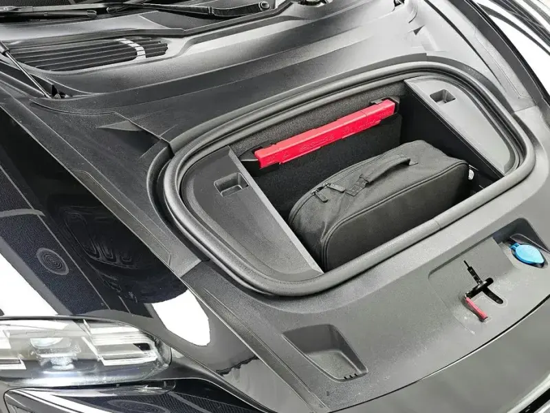2024 Porsche Taycan с пробегом 34 545 км