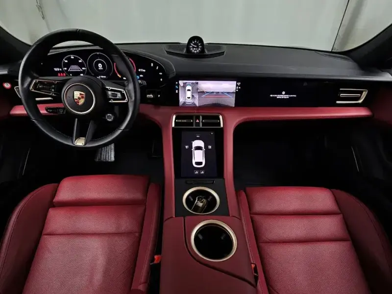 2024 Porsche Taycan с пробегом 34 545 км
