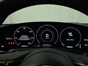 2024 Porsche Taycan с пробегом 34 545 км