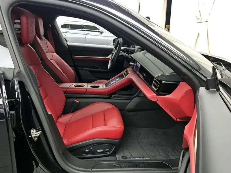 2024 Porsche Taycan с пробегом 34 545 км