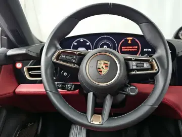 2024 Porsche Taycan с пробегом 34 545 км
