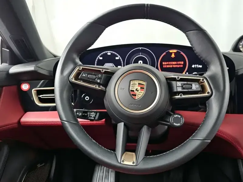 2024 Porsche Taycan с пробегом 34 545 км