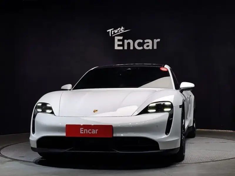 2024 Porsche Taycan с пробегом 19 059 км