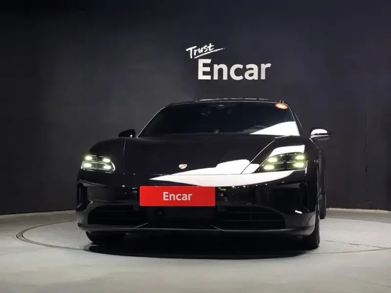 2024 Porsche Taycan с пробегом 29 800 км