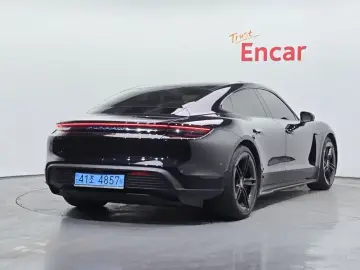 2024 Porsche Taycan с пробегом 12 215 км