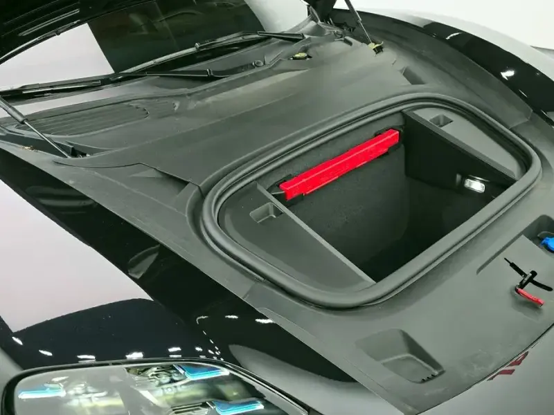 2024 Porsche Taycan с пробегом 12 215 км