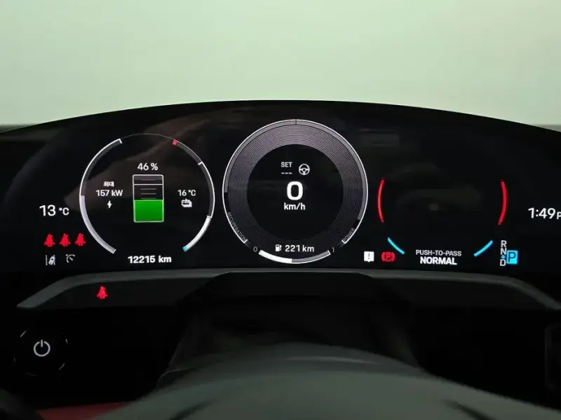 2024 Porsche Taycan с пробегом 12 215 км