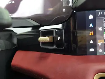 2024 Porsche Taycan с пробегом 12 215 км