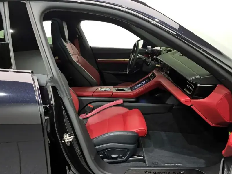 2024 Porsche Taycan с пробегом 12 215 км
