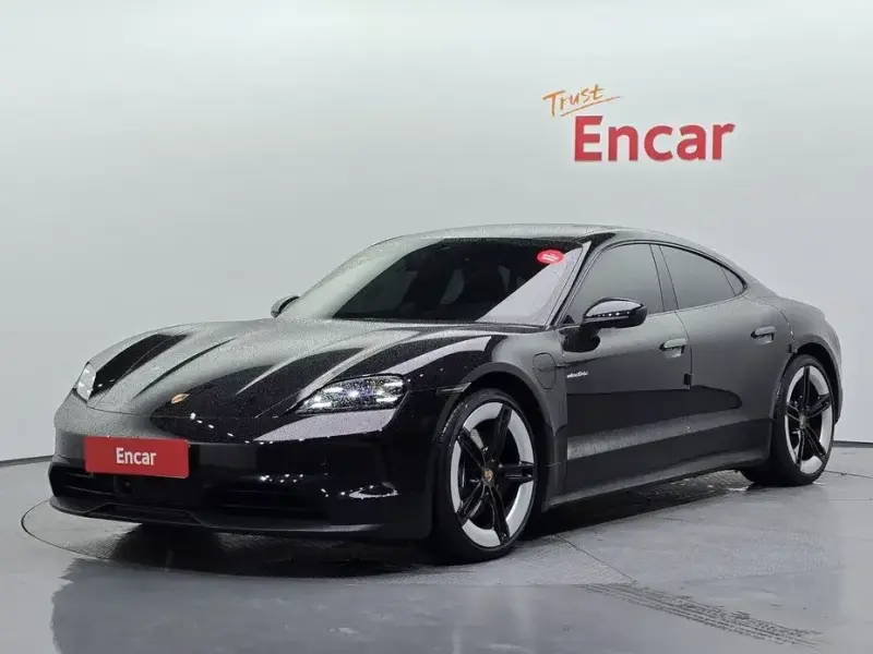 2025 Porsche Taycan с пробегом 13 545 км