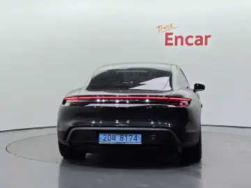 2025 Porsche Taycan с пробегом 13 545 км